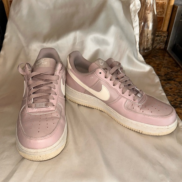 NIKE WOMENS Air Force 1 Low
Next Nature Platinum Violet Coconut 9.5 - Picture 3 of 11